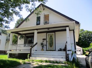 1410 S 12th St, Manitowoc, WI 54220