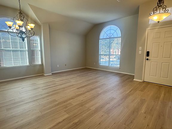 3rd image of 11049 Snyder Dr