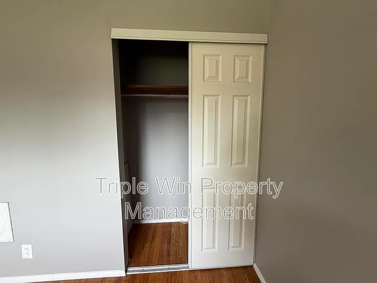 10319 Varnum Dr — Photo 17