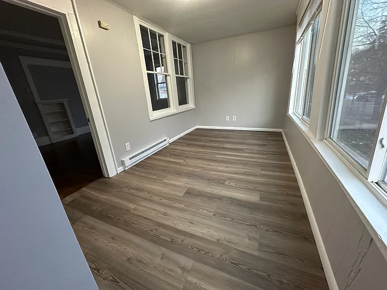 187 Robie St W — Photo 1