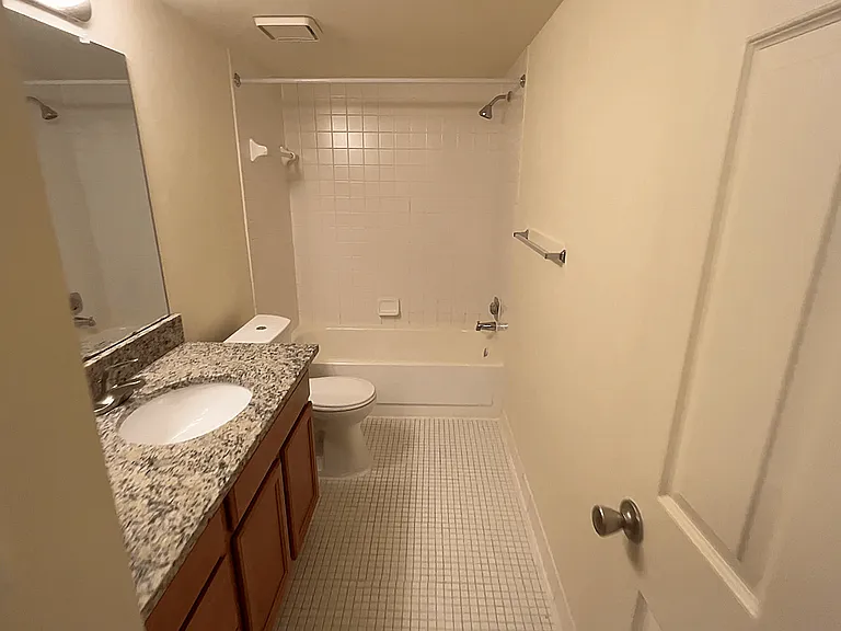Eastwood Village Apartments — Photo 49