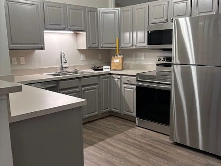 Bridgeview Apartments — Photo 47
