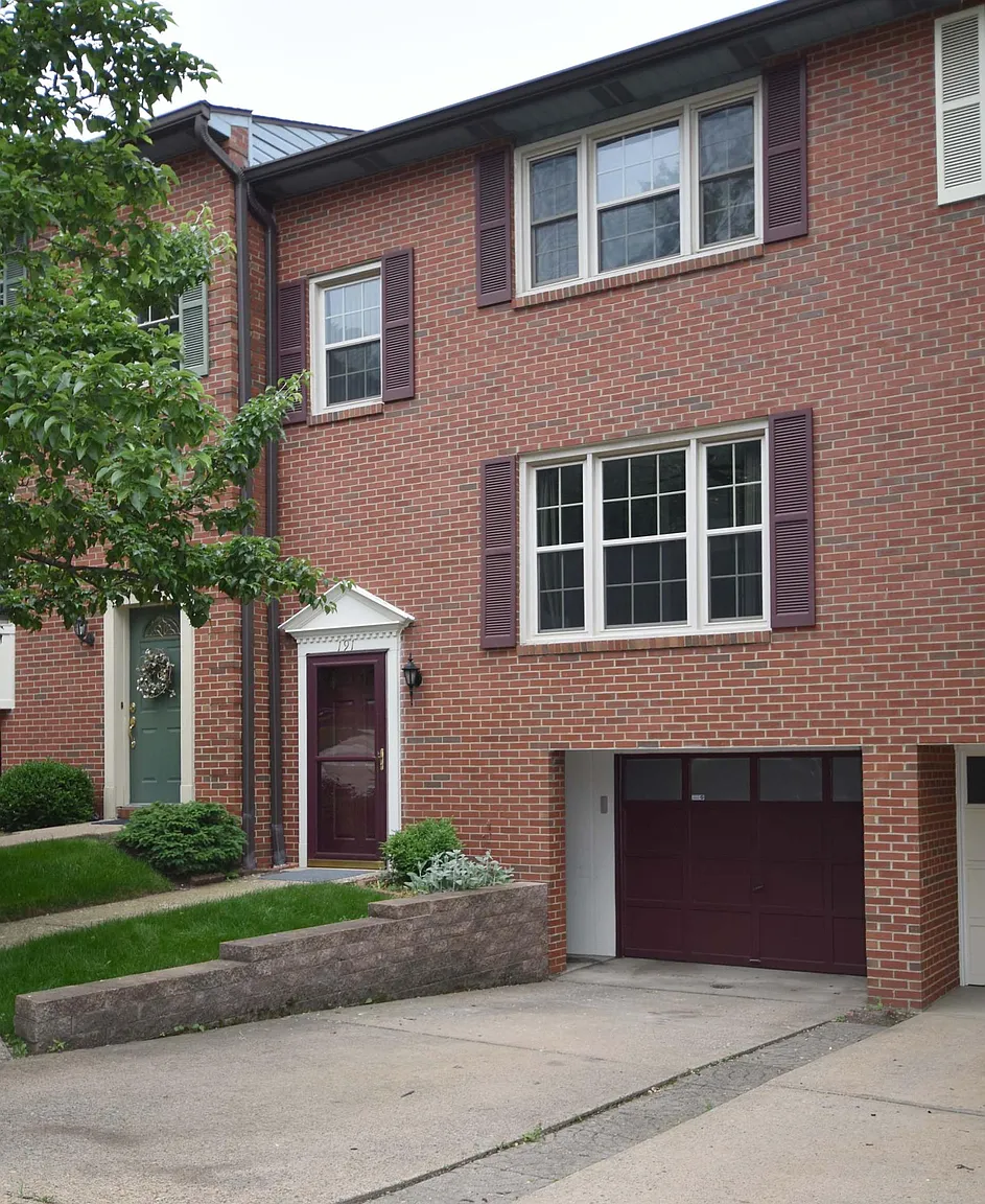 191 London Towne Dr photo 1
