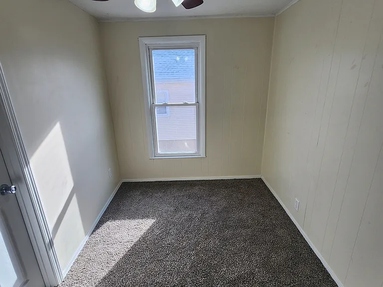 2259 Schroeder St — Photo 14