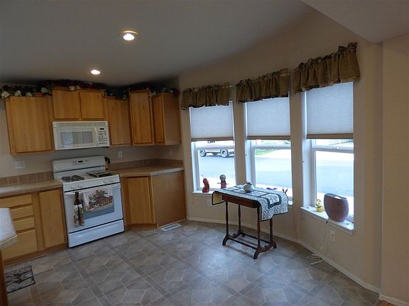5th image of 1705 N Grady Ln