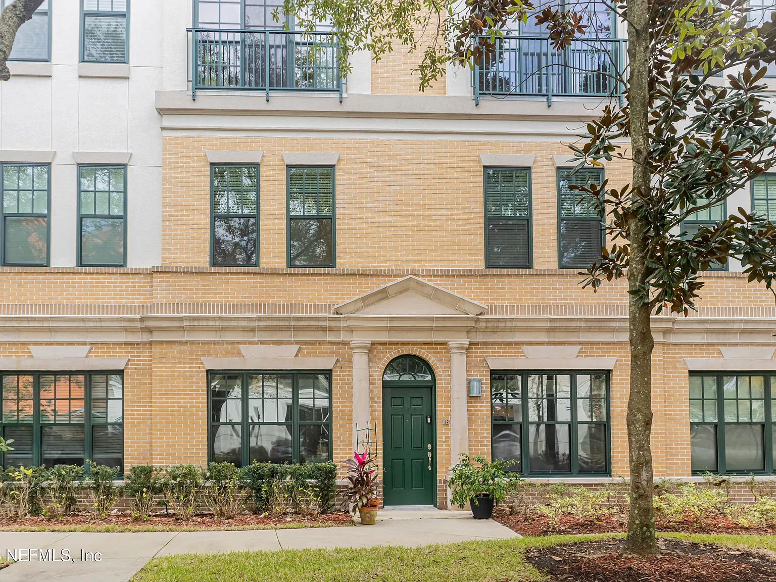 2 bed, 2.5 bath, 1271 sqft, $2,200 — Photo 1