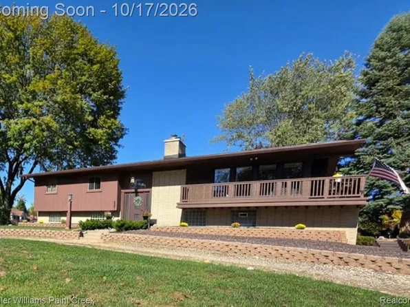 2451 Judy Ln, Shelby Township, MI 48316