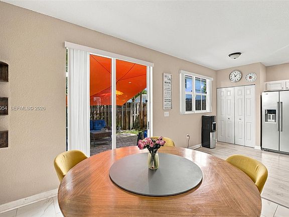 3rd image of 1025 NE 207th Ter