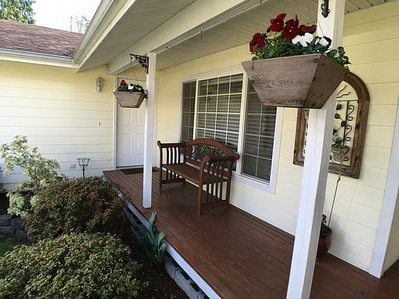 An inviting front entry