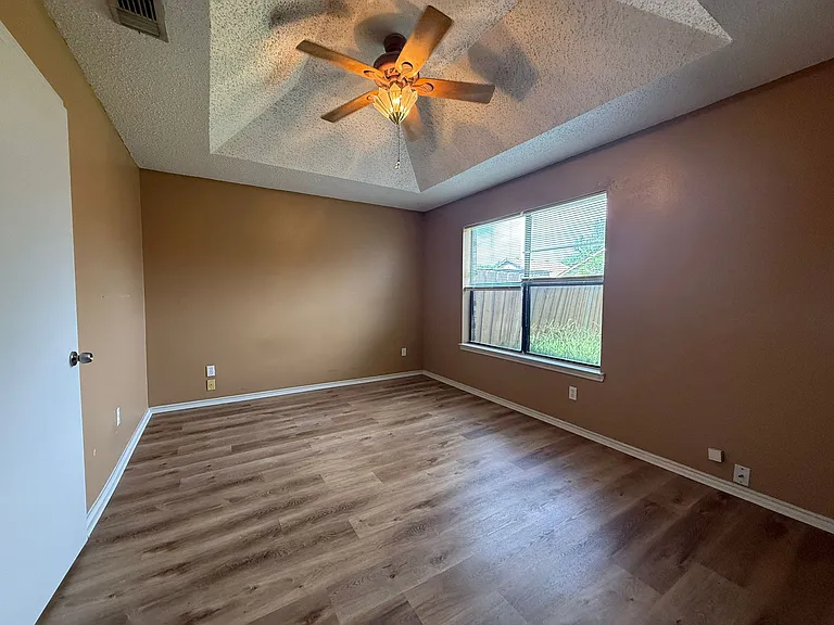 6800 Cuculu Dr — Photo 8