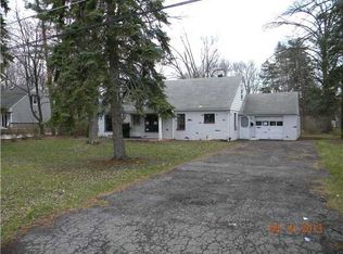 911 Mohawk St, Lewiston, NY 14092