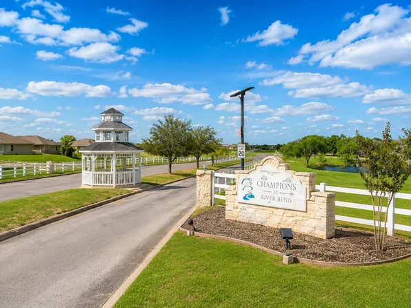 121 Legendary Trail Loop, Floresville, TX 78114