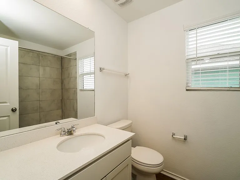 341 Madrid St — Photo 23