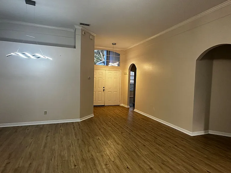 1363 Glenwick Dr — Photo 4