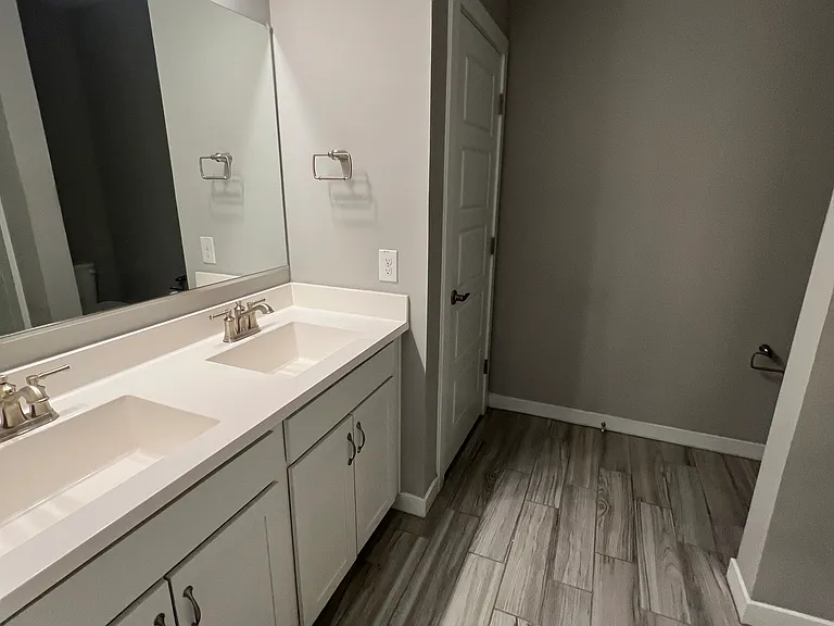 843 E Wiley Way — Photo 12
