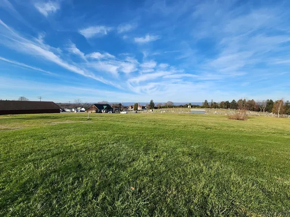 Barry James Pl, Johnstown, PA 15904