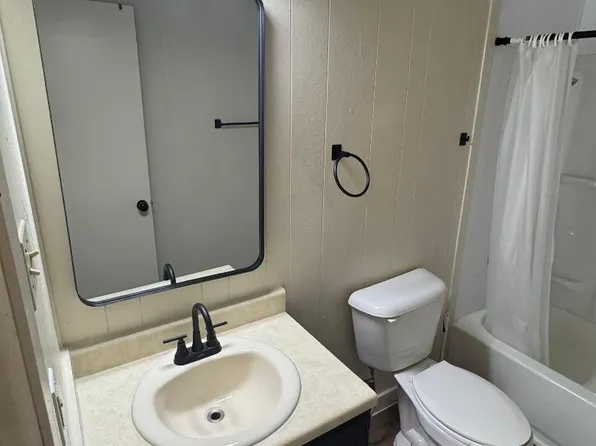1600 W Sunset St APT 8, Fort Stockton, TX 79735