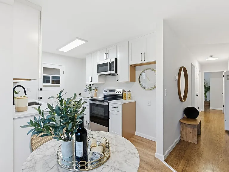 448 Waddington Ave — Photo 13