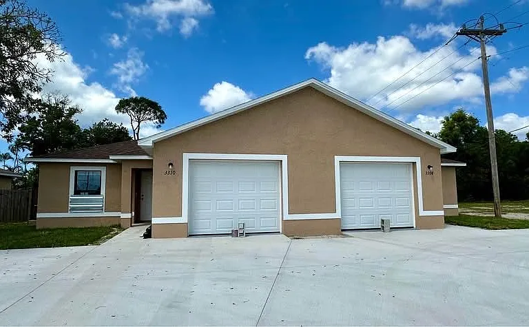 3310 SW 17th Pl #3310 — Photo 1
