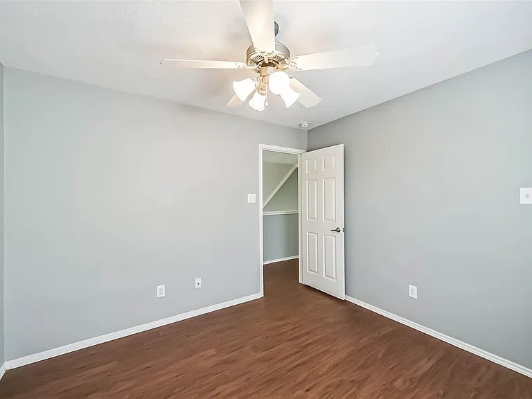 8726 Old Maple Ln — Photo 28