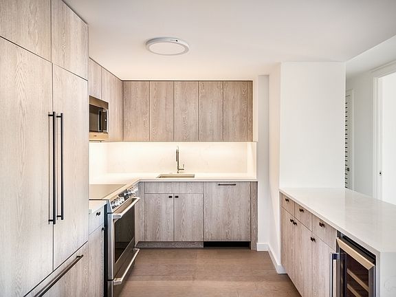 3rd image of 220 E 72nd St APT 14C