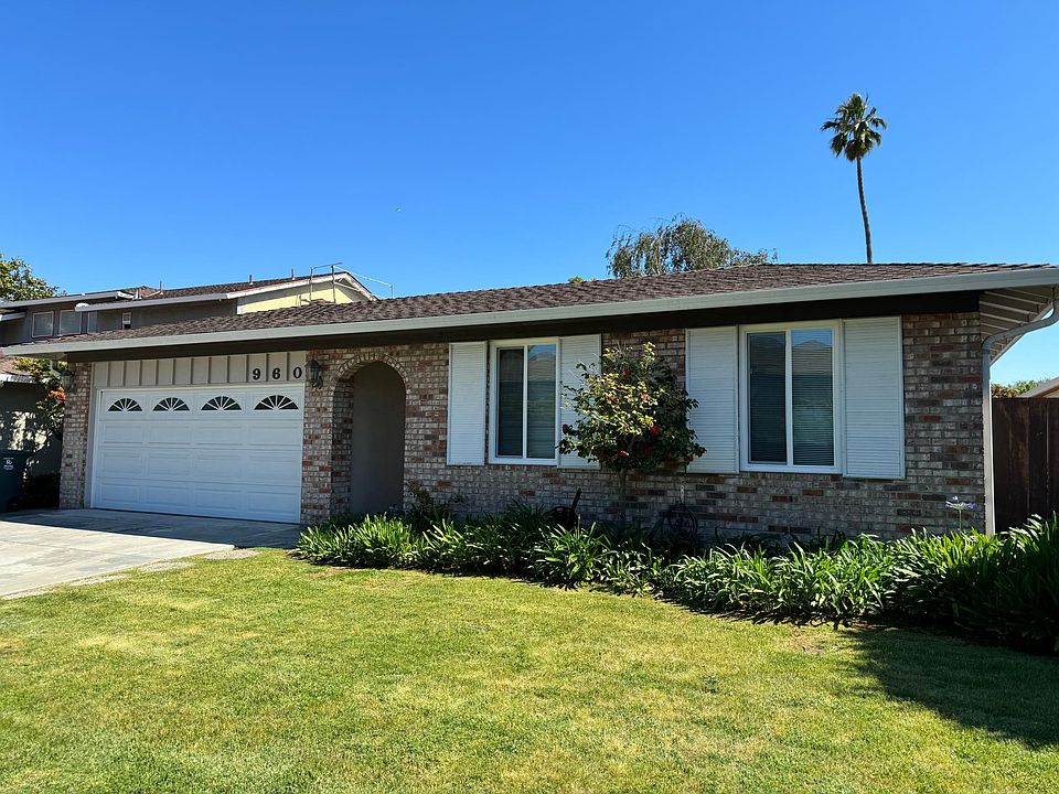 Welcome to 960 Catamaran Street!