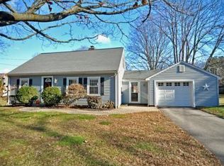 29 Taunton St, Wrentham, MA 02093
