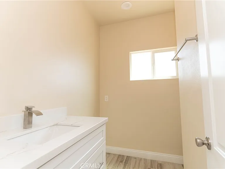 9246 Cedros Ave #6 — Photo 22