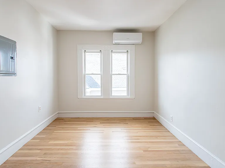 18 Fitzhenry Sq #11 — Photo 6
