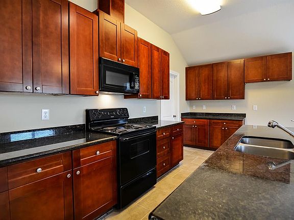 4th image of 5726 Park Village Dr