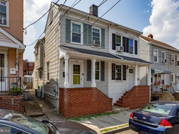 228 Spring St, Bordentown, NJ 08505