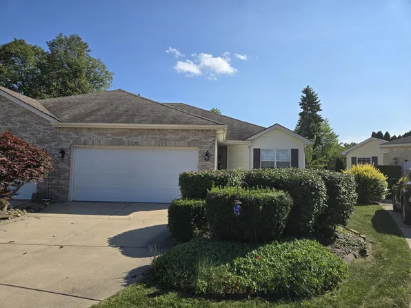 2202 Stori Ln, Valparaiso, IN 46383