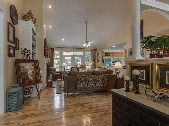 3rd image of 248 Mialaquo Cir