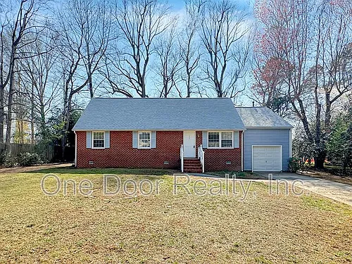 106 Lexington Dr Photo 1