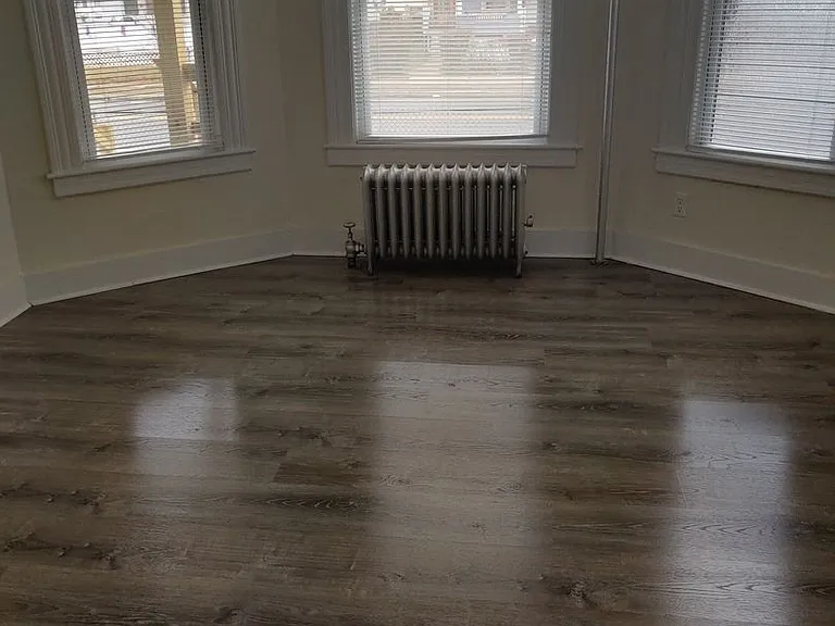 256 White St — Photo 7
