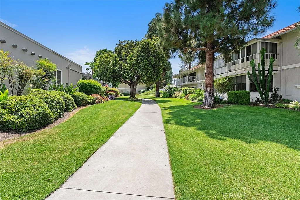 1 bed, 866 sqft, $2,995 — Photo 3