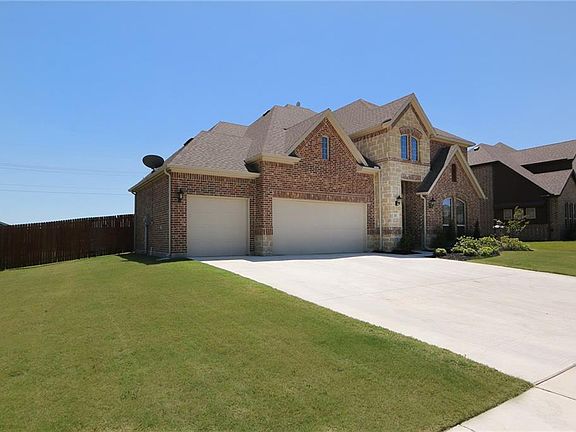 3rd image of 826 Magnolia Dr