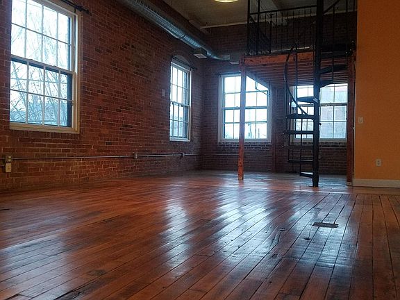 2nd image of 302 Pearl St Unit 201