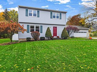 2 Gateshead Rd, New Hartford, NY 13413