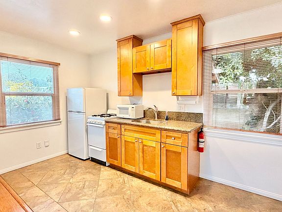 5th image of 1922 S Nevada St