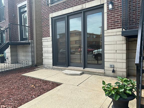 3rd image of 6611 W Belmont Ave APT 1
