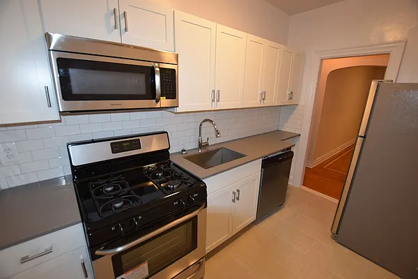 Rented by Your Vanity Realty | media 12