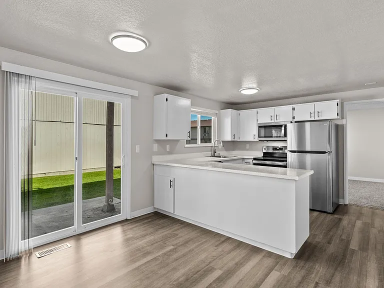 Twenty Westgate Apartments — Photo 2
