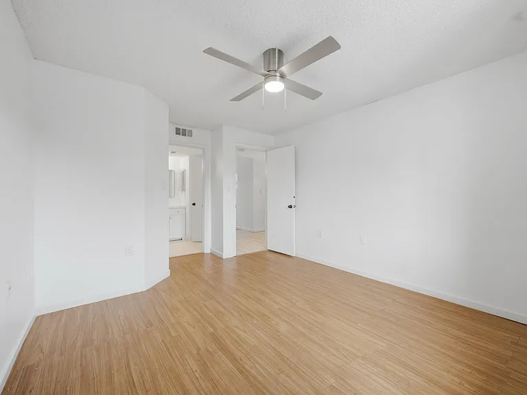 13215 Glenmoor Dr — Photo 14