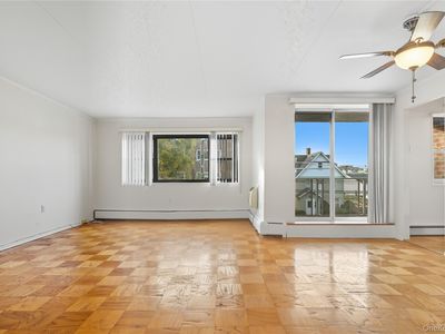 100 Clinton Avenue #2J, Mineola, NY, 11501