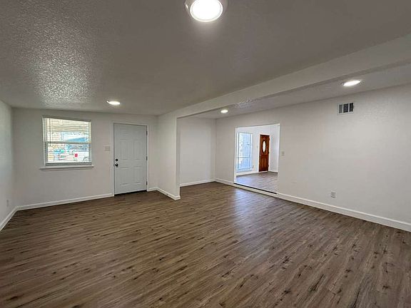 5th image of 2934 Hatton St