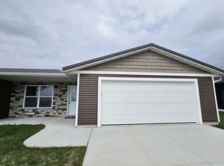 150 Towne Centre Dr, Urbana, IA