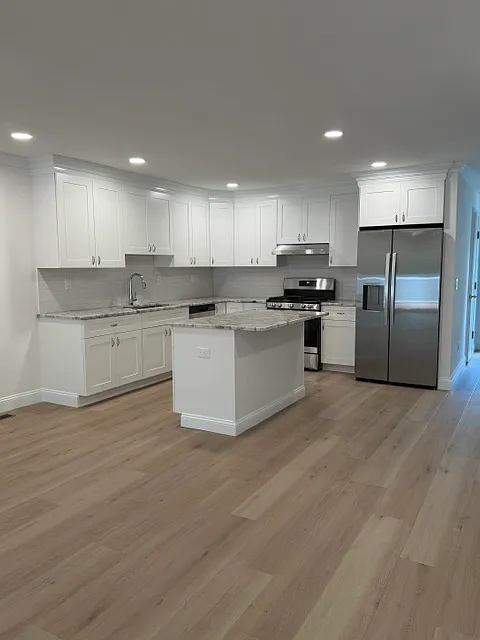 2 bed, 1280 sqft, $3,700 — Photo 2
