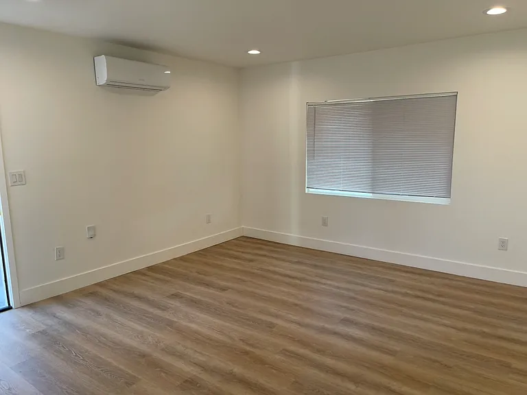 13611 Glenhaven Dr — Photo 2