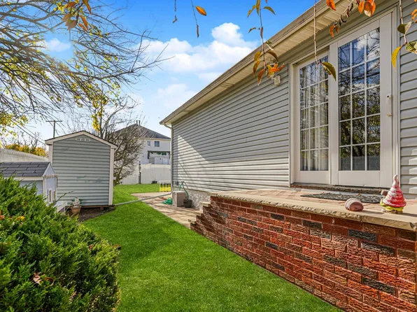 206 Benton Avenue image 24 of 30